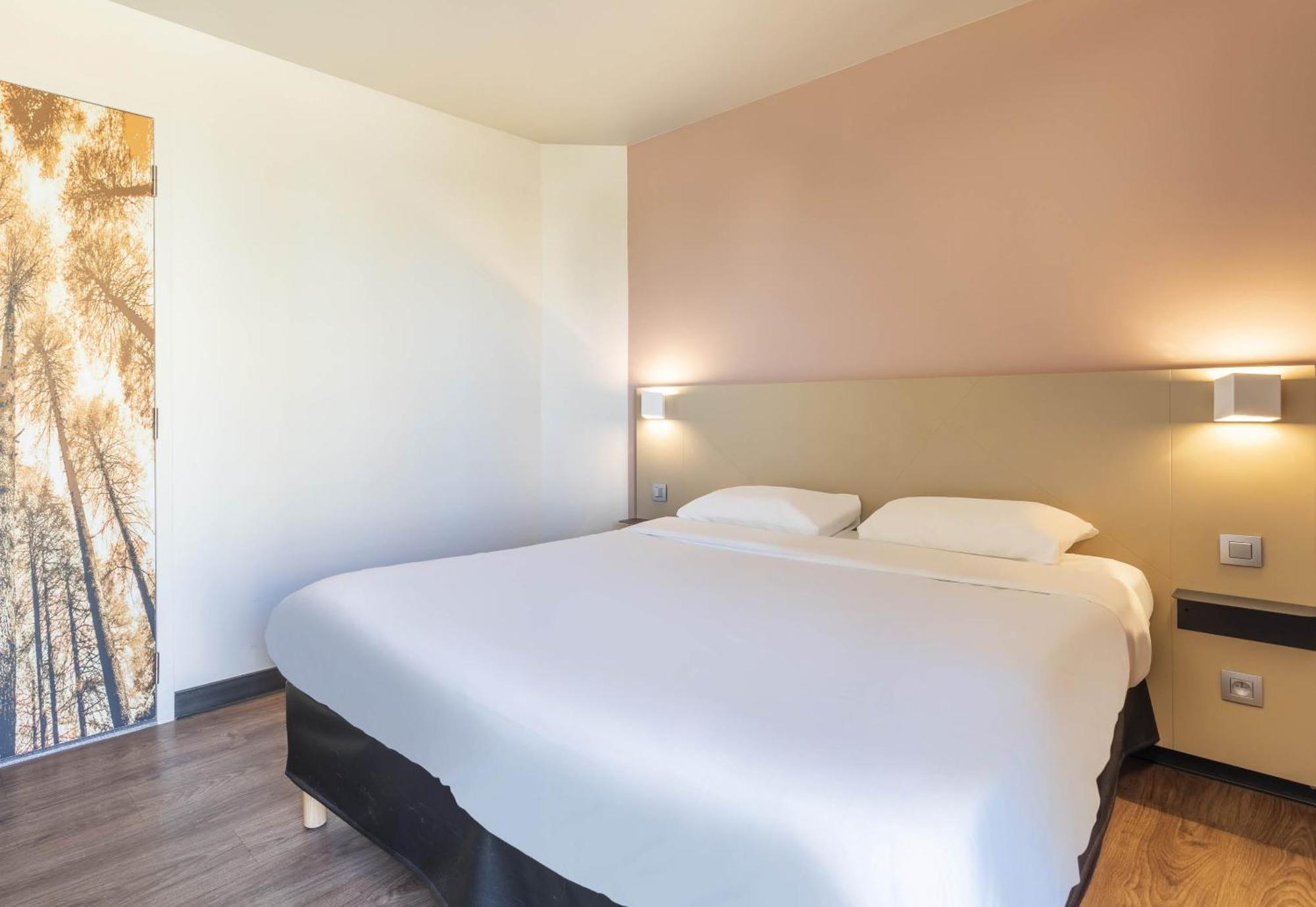 B&B Hotel Marseille Centre La Timone Bagian luar foto