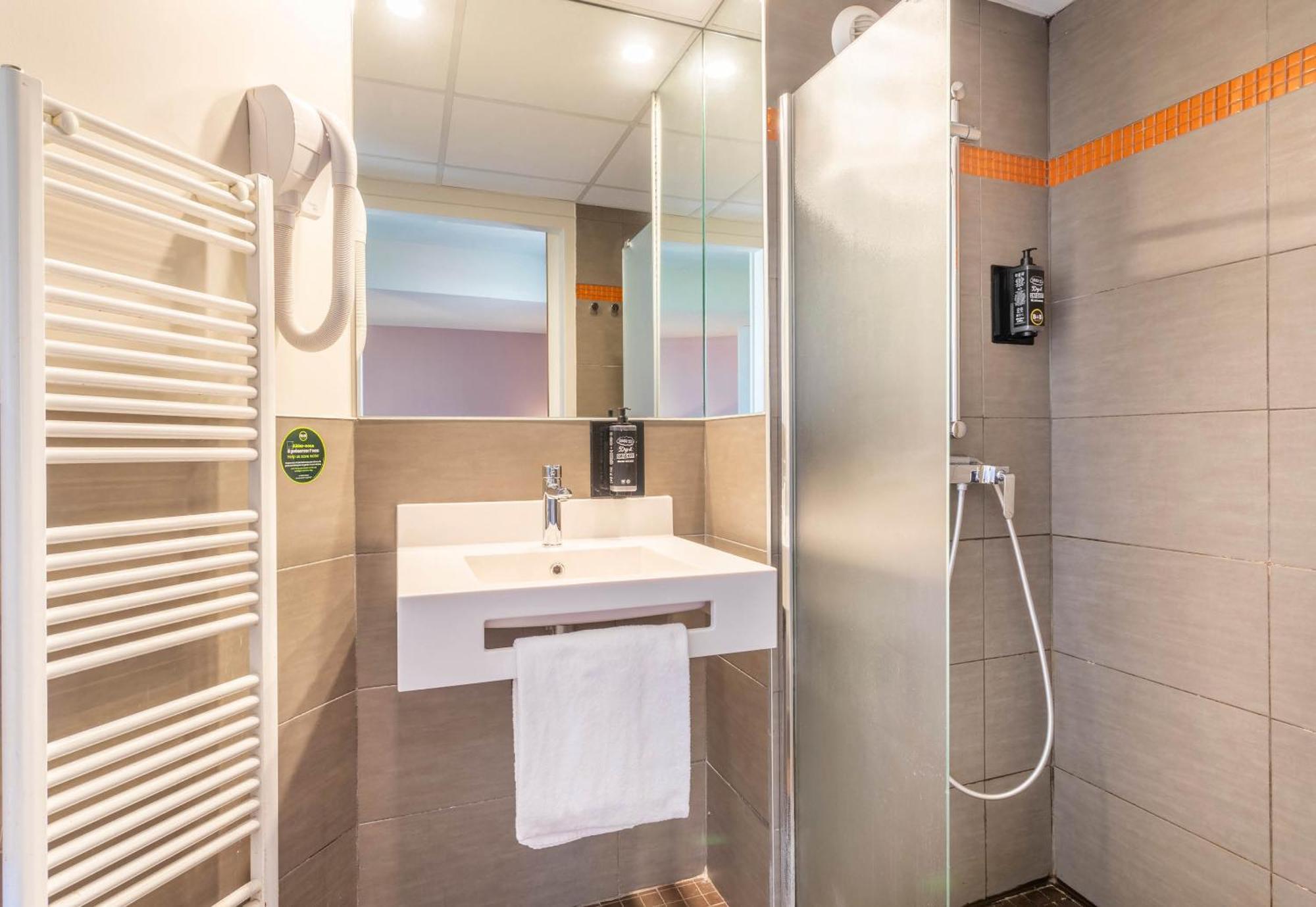 B&B Hotel Marseille Centre La Timone Bagian luar foto